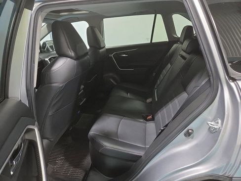 Used 2022 Toyota RAV4 XLE Premium image 4
