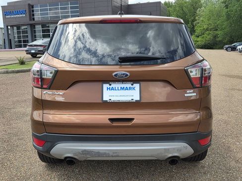 Used 2017 Ford Escape SE FWD image 5