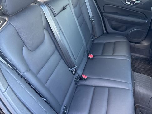 Certified 2024 Volvo V60 B5 Cross Country Plus w/ Protection Package Premier image 43