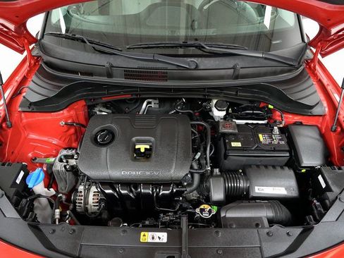 Used 2023 Kia Soul LX image 3