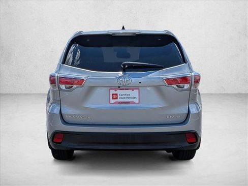 Certified 2016 Toyota Highlander XLE AWD/4WD image 6