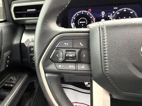 Used 2025 Toyota 4Runner 4WD image 12