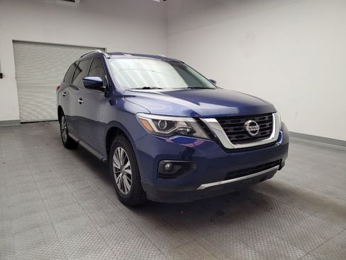 Used 2018 Nissan Pathfinder SV w/ SV Tech Package FWD image 13