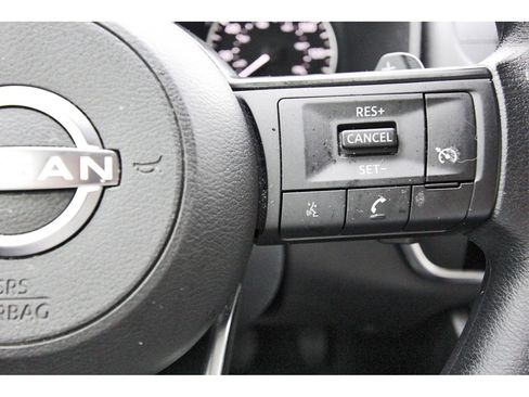 Used 2024 Nissan Rogue S image 12