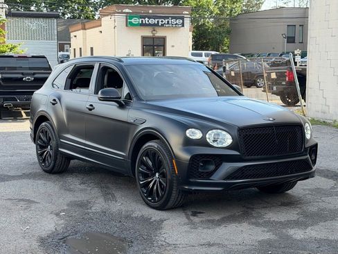 Used 2023 Bentley Bentayga AWD/4WD image 1