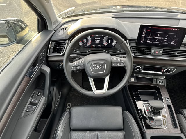 Used 2025 Audi Q5 2.0T Premium Plus w/ Premium Plus Package AWD/4WD image 13
