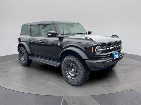 Certified 2025 Ford Bronco Outer Banks w/ Sasquatch Package AWD/4WD image 14