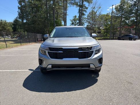 Used 2025 Kia Seltos LX AWD/4WD image 3
