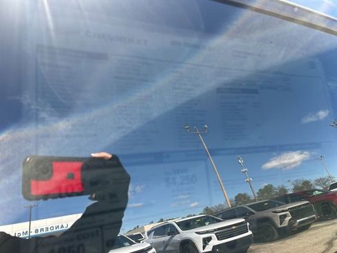 New 2026 Chevrolet Equinox EV LT image 34