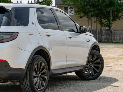 Used 2020 Land Rover Discovery Sport SE image 12