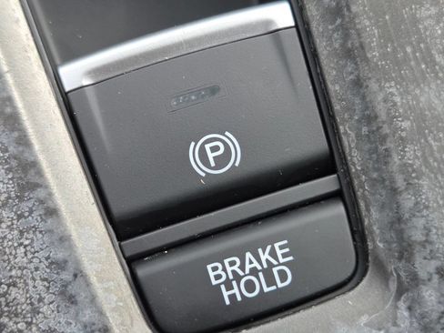 Certified 2018 Honda Accord EX image 10
