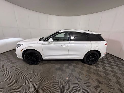 Certified 2022 Lincoln Corsair Reserve w/ Equipment Group 201A image 2