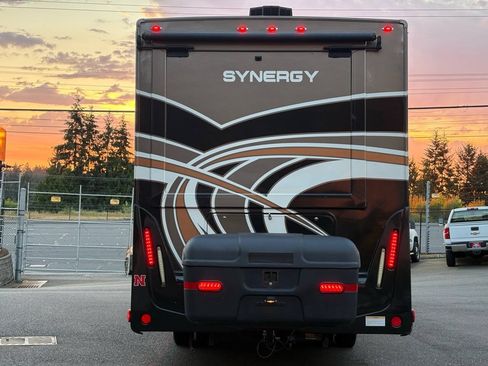 Used 2016 Mercedes-Benz Sprinter 3500 image 5