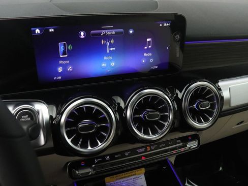 New 2026 Mercedes-Benz GLB 250 4MATIC image 5