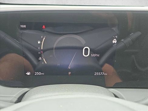 Used 2025 Buick Encore GX Preferred AWD/4WD image 13