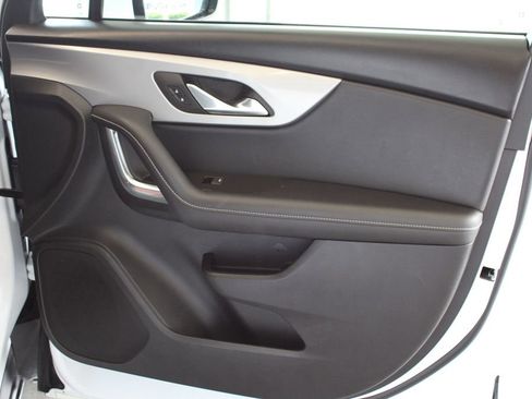 Used 2025 Chevrolet Blazer LT FWD image 39