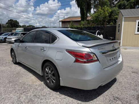 Used 2015 Nissan Altima 2.5 S w/ Special Edition Package FWD image 7