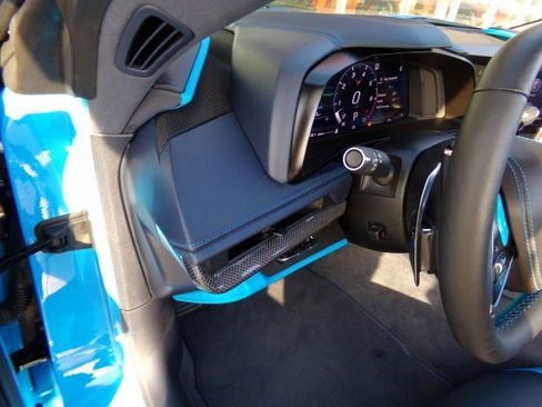 Used 2023 Chevrolet Corvette Stingray Premium Conv w/ Z51 Performance Package RWD image 15