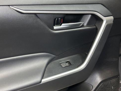 Used 2023 Toyota RAV4 XLE Premium image 31