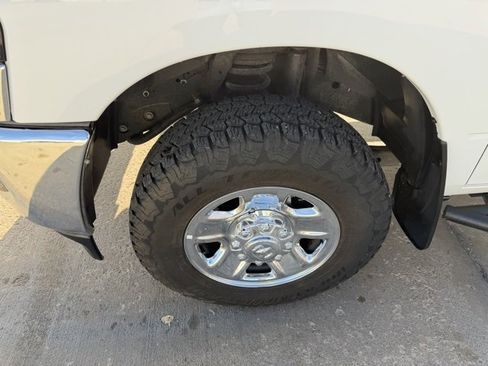 Used 2022 RAM 2500 Big Horn w/ Cold Weather Group image 9