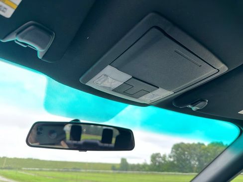 Used 2017 Ford Explorer XLT FWD image 40
