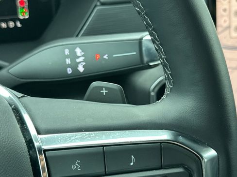 Used 2025 GMC Acadia Elevation image 40