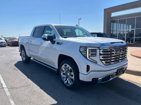 Used 2025 GMC Sierra 1500 Denali w/ Denali Reserve Package AWD/4WD image 3