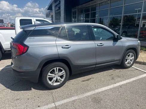 Used 2020 GMC Terrain SLE w/ LPO, Floor Liner Package FWD image 7