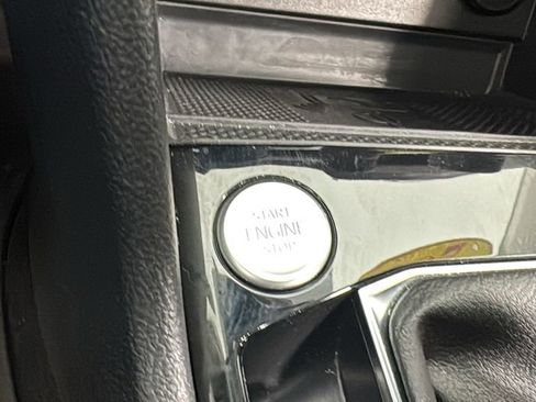 Used 2024 Volkswagen Taos SE w/ Panoramic Sunroof Package image 24