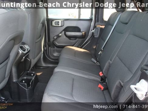 Used 2021 Jeep Wrangler Unlimited Sport image 33