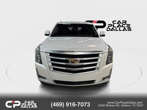 Used 2018 Cadillac Escalade Premium Luxury image 4