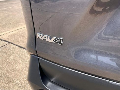 Used 2024 Toyota RAV4 XLE FWD image 10