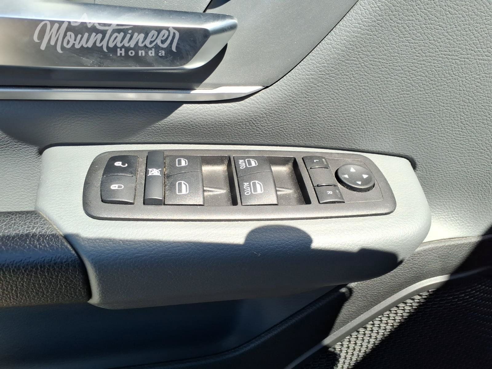 Used 2023 RAM 1500 Big Horn AWD/4WD image 32