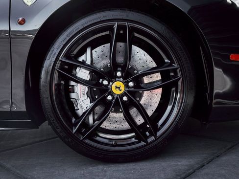 Used 2018 Ferrari 488 Spider image 28