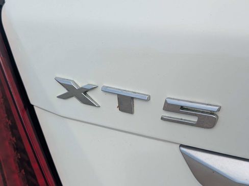 Used 2022 Cadillac XT5 Premium Luxury FWD image 14
