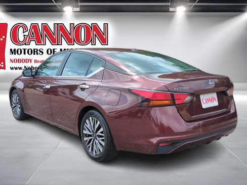 Used 2024 Nissan Altima 2.5 SV FWD image 7