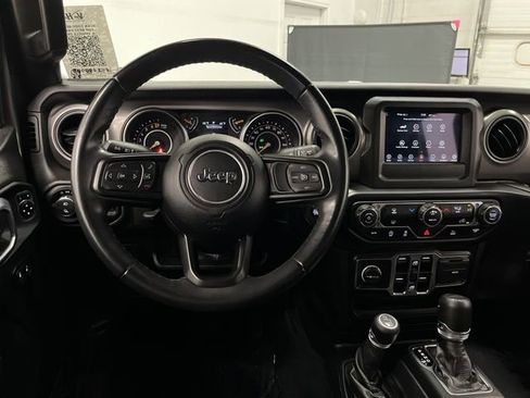 Used 2022 Jeep Gladiator Willys image 5