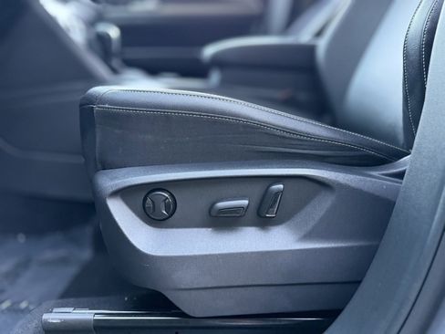 Used 2020 Volkswagen Atlas Cross Sport SE image 27