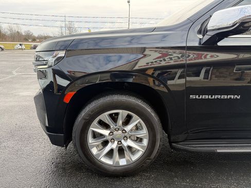 Used 2021 Chevrolet Suburban Premier w/ Premium Package image 12