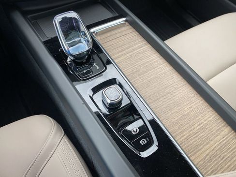 Used 2026 Volvo XC60 B5 Plus w/ Protection Package Premier image 13