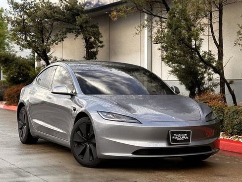 Used 2025 Tesla Model 3 Long Range image 2