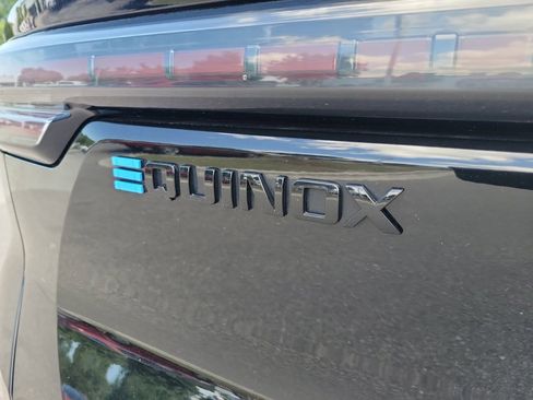 Used 2024 Chevrolet Equinox EV RS FWD image 16