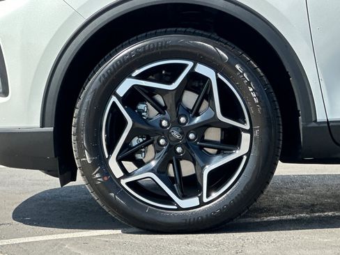 New 2025 Ford Escape Platinum w/ Premium Technology Package image 25