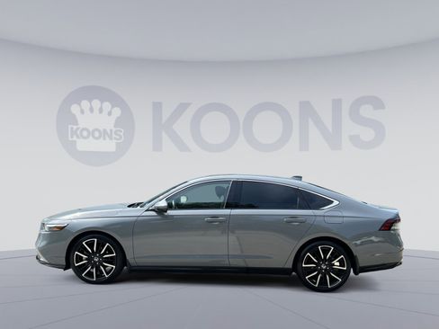 Used 2024 Honda Accord Touring image 13