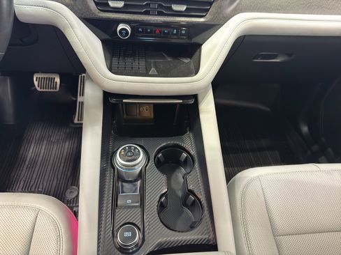 Used 2025 Ford Explorer Platinum w/ LUX Leather Package AWD/4WD image 34