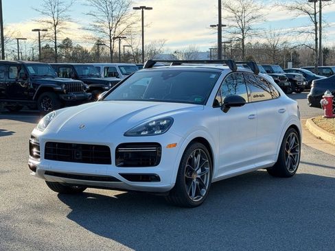 Used 2022 Porsche Cayenne Turbo image 3