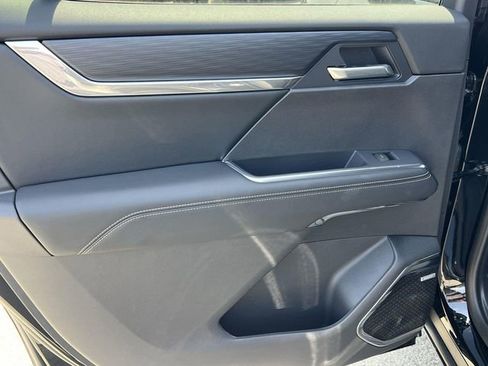 New 2025 GMC Acadia Elevation image 23