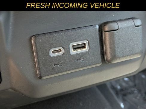 Used 2023 Chevrolet Silverado 1500 Custom image 17