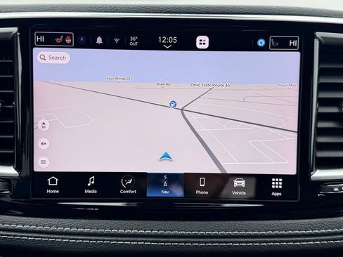 Used 2024 Chrysler Pacifica Touring-L w/ Uconnect Theater Family Group image 17