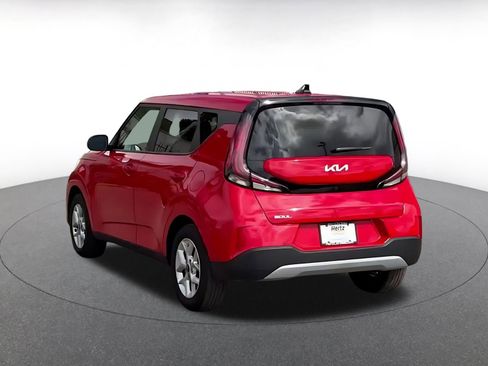 Used 2025 Kia Soul LX w/ LX Technology Package image 11